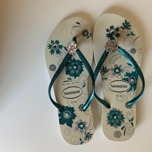 NWOT HAVAIANAS SLIM FLIP FLOPS